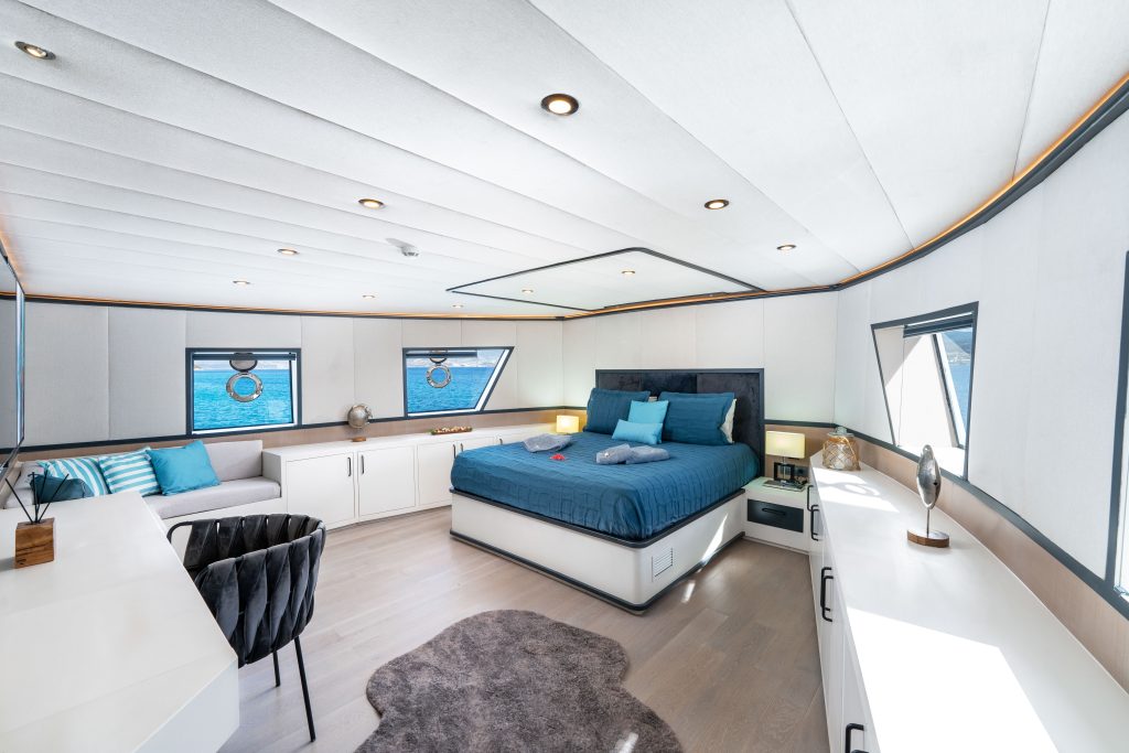 Yacht interior image