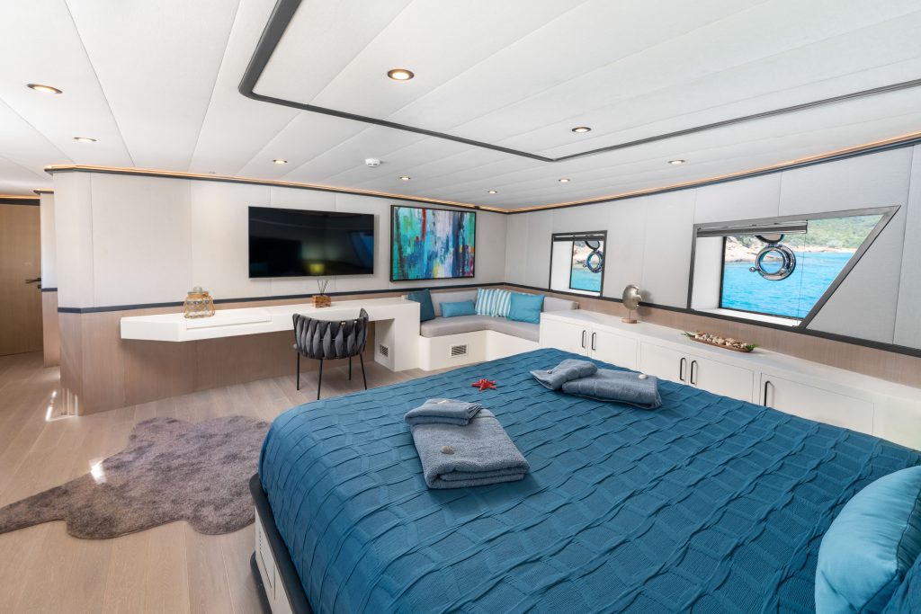 Yacht interior image