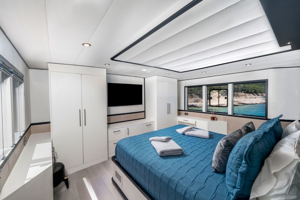 Yacht interior image