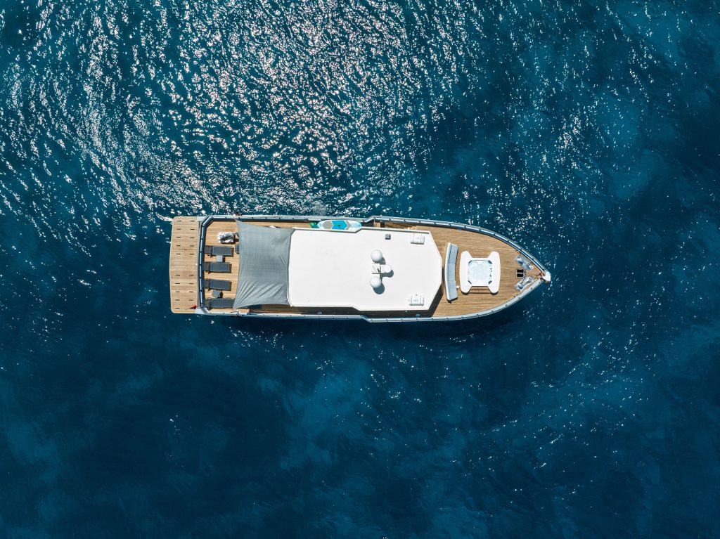 Yacht exterior image