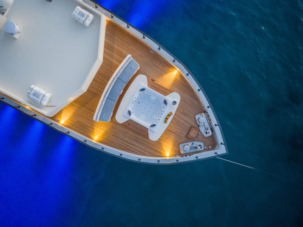 Yacht exterior image