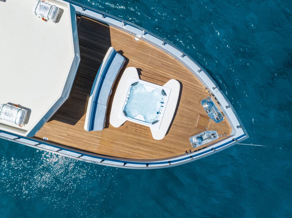 Yacht exterior image