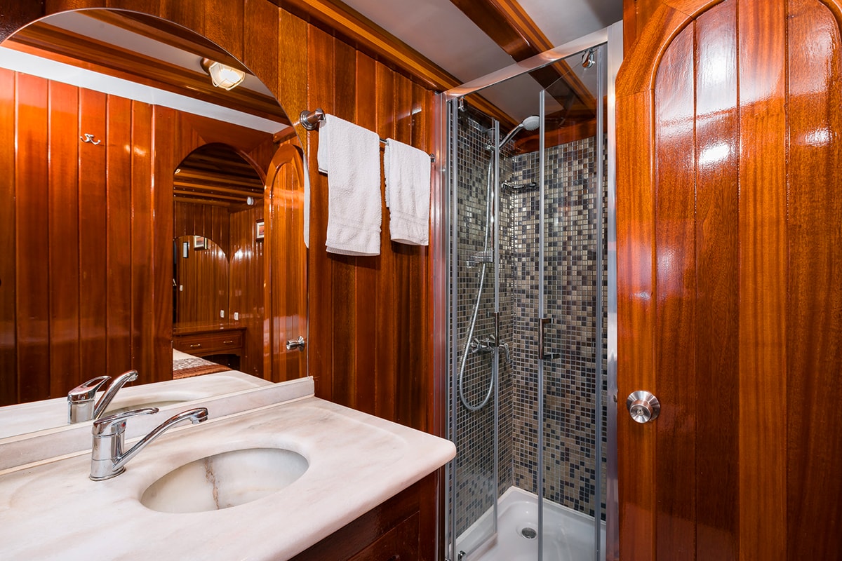 Yacht interior image