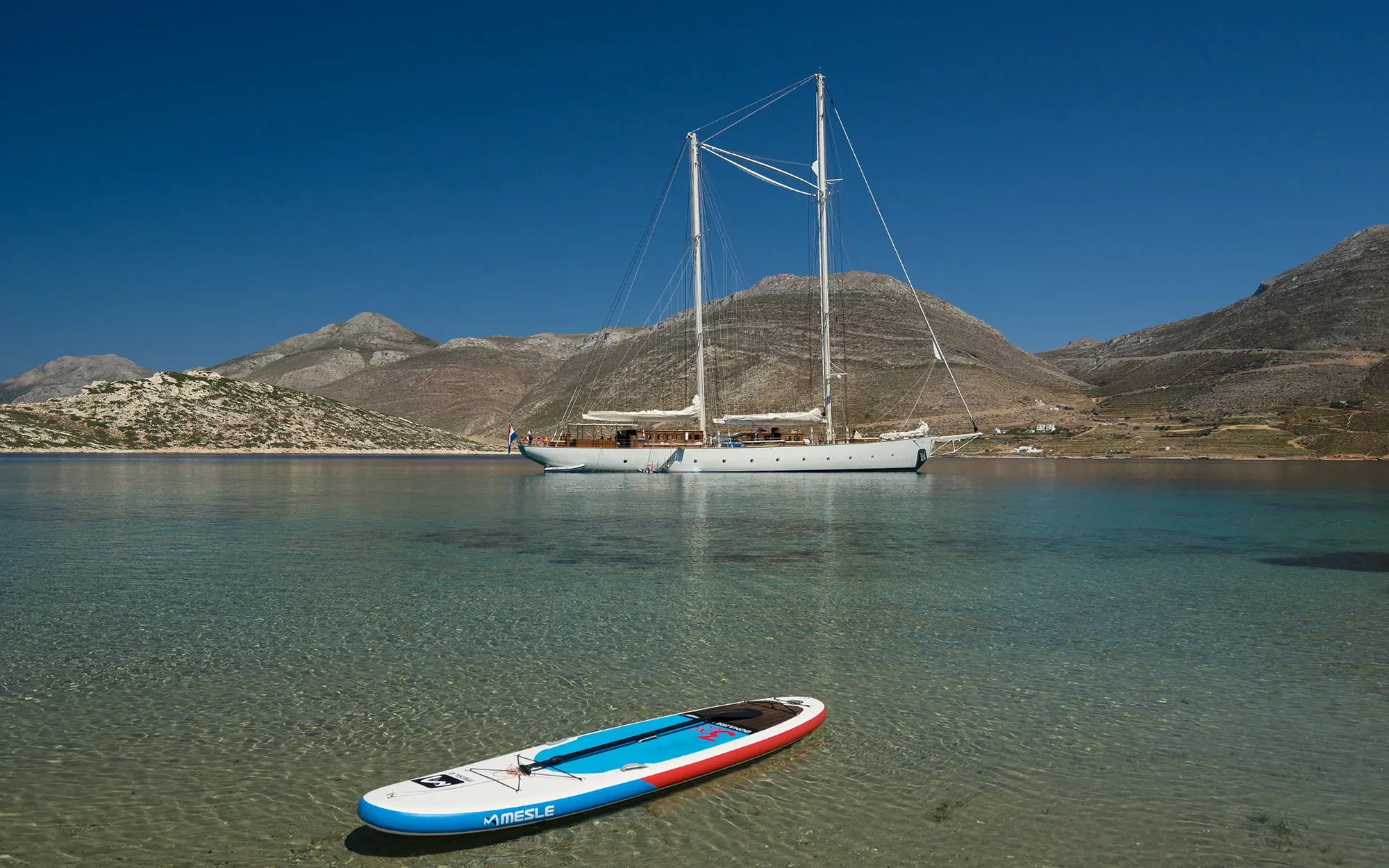 Yacht exterior image