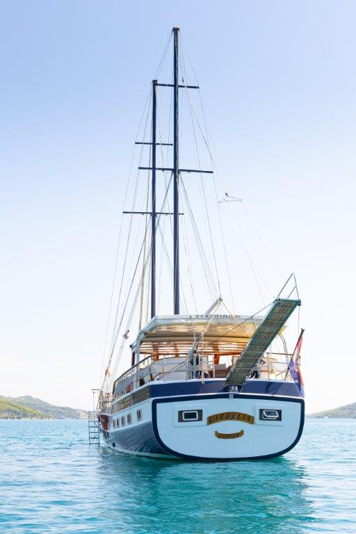 Yacht exterior image