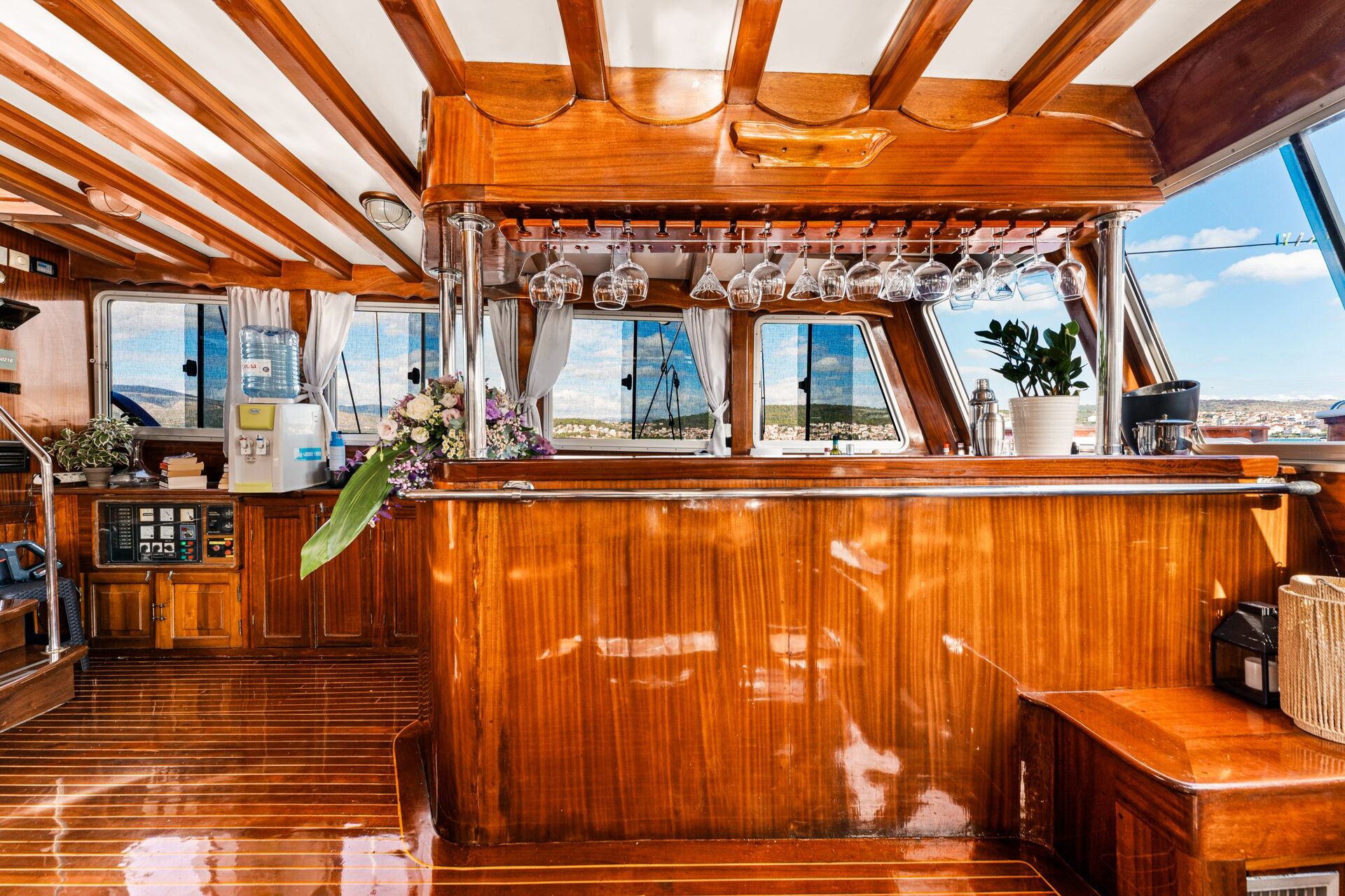 Yacht interior image
