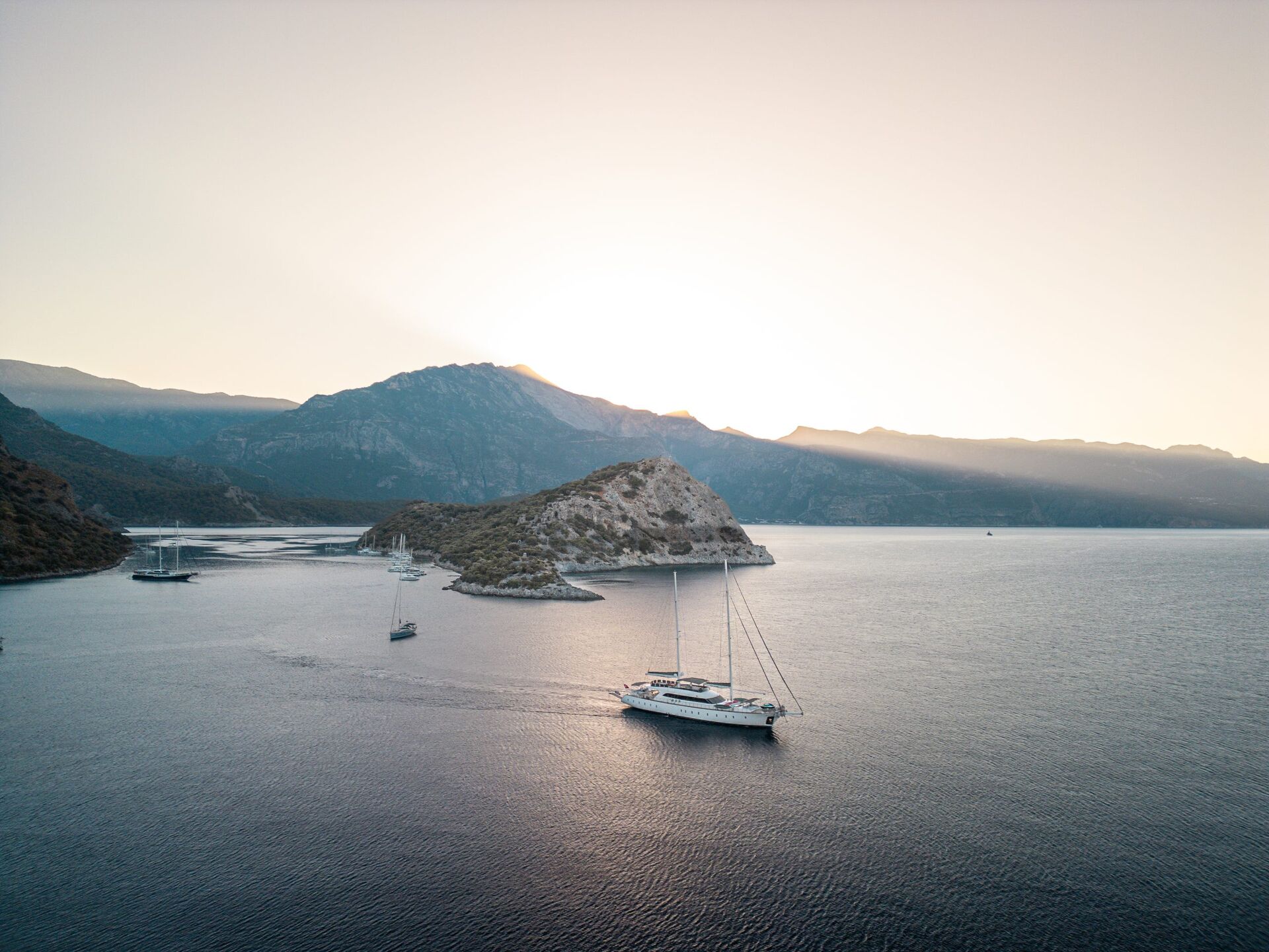 Yacht exterior image