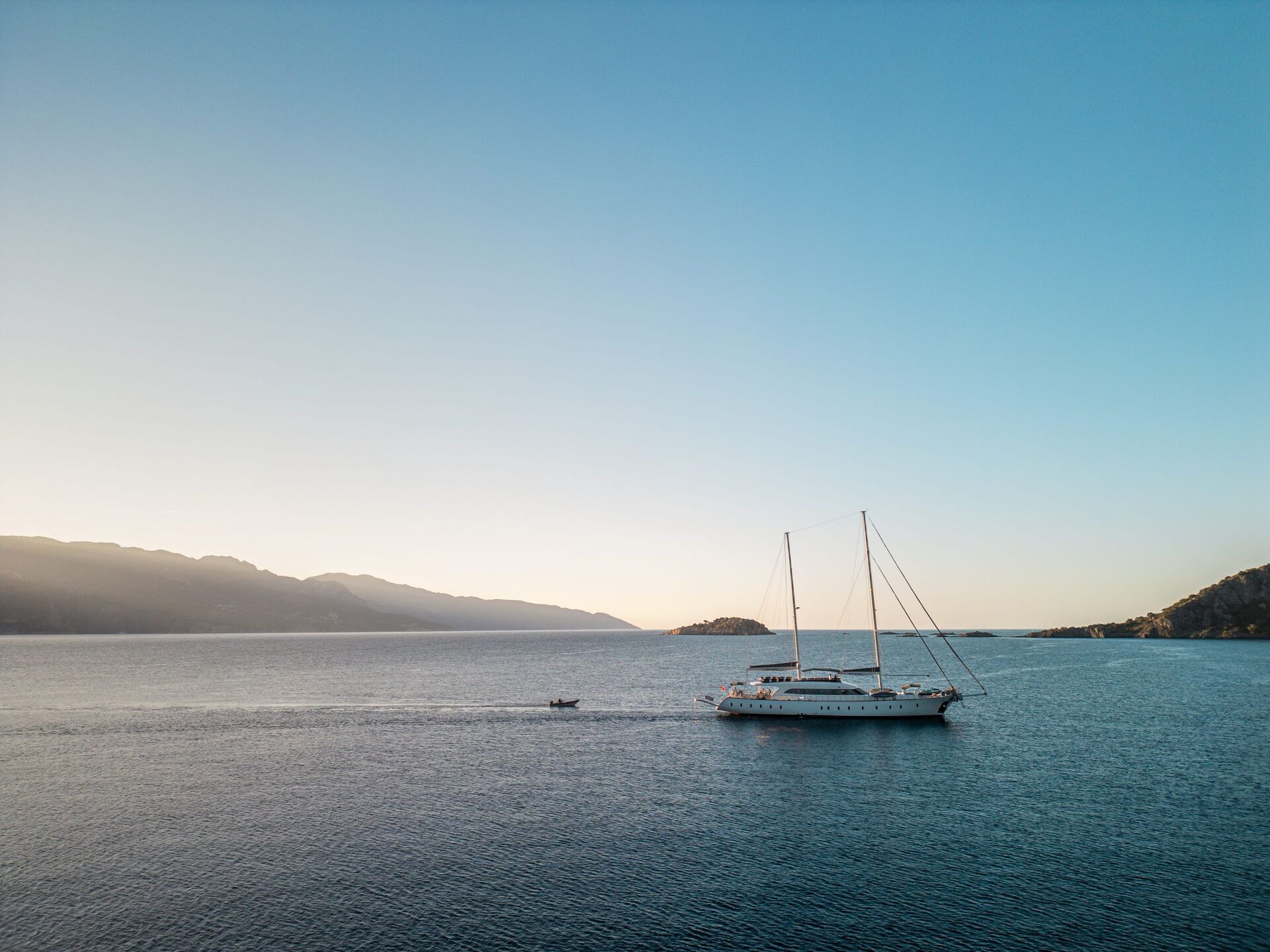 Yacht exterior image