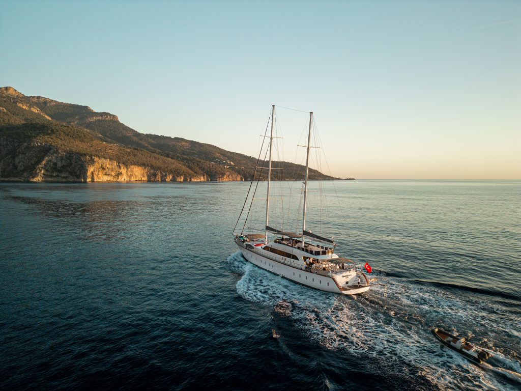 Yacht exterior image