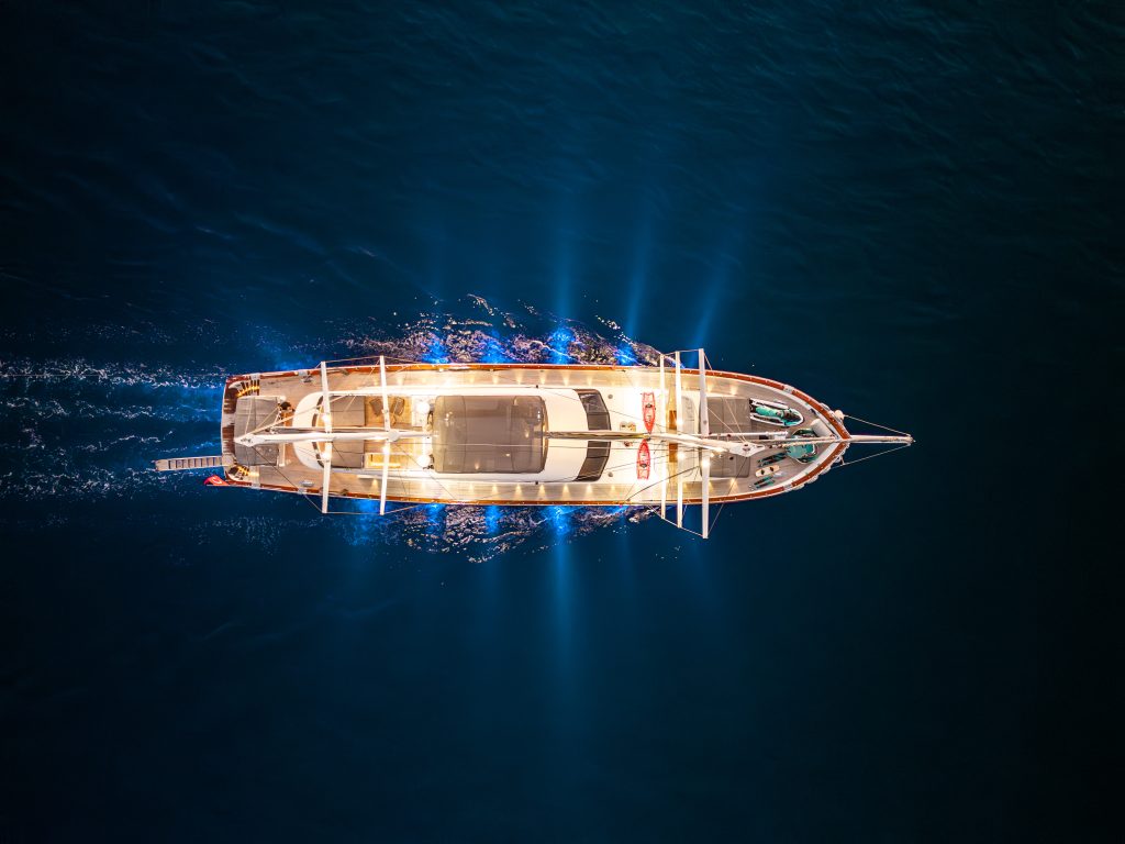 Yacht exterior image