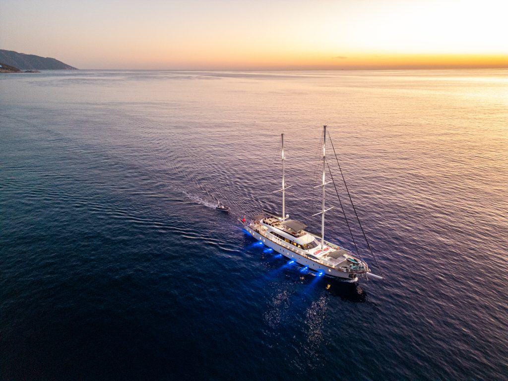 Yacht exterior image