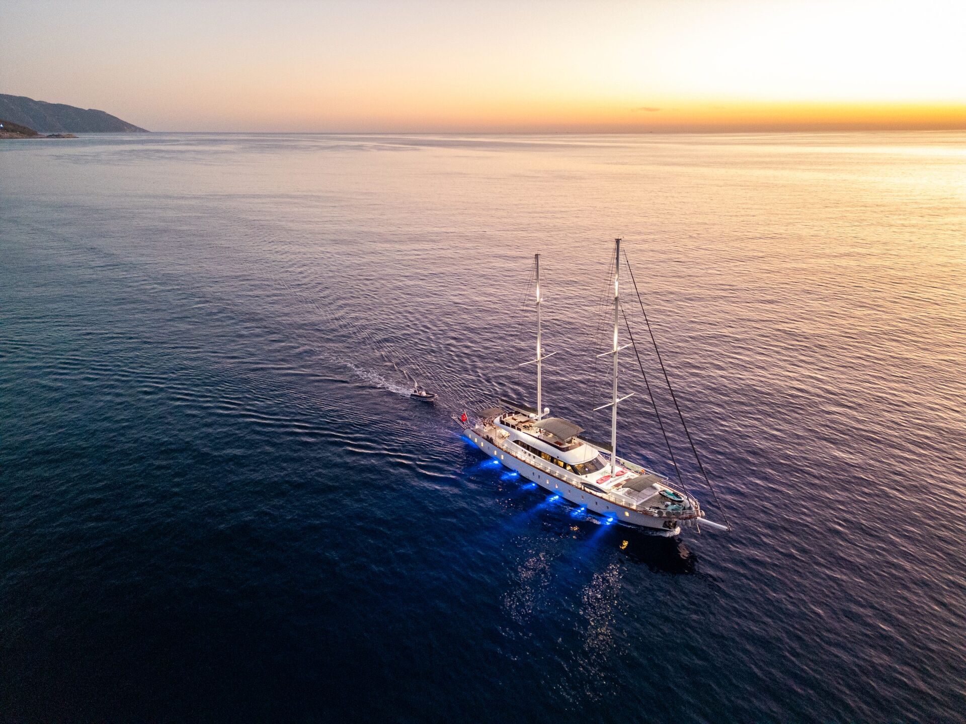 Yacht exterior image