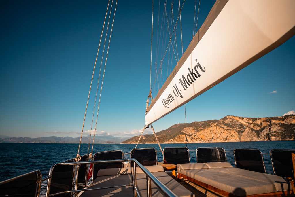 Yacht exterior image