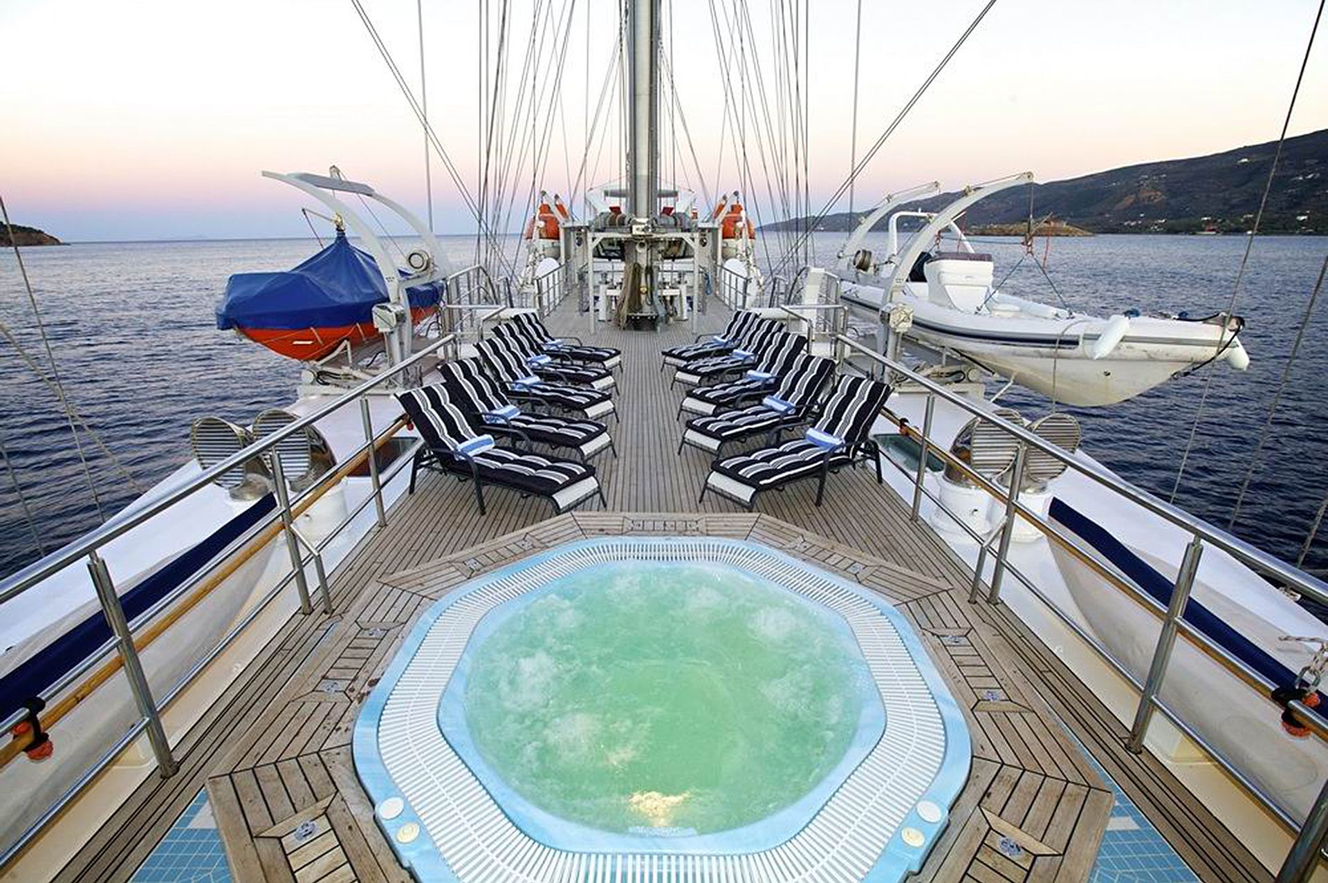 Yacht exterior image