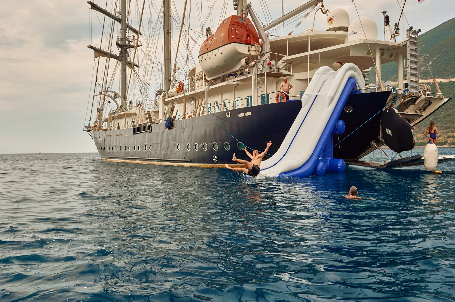 Yacht exterior image