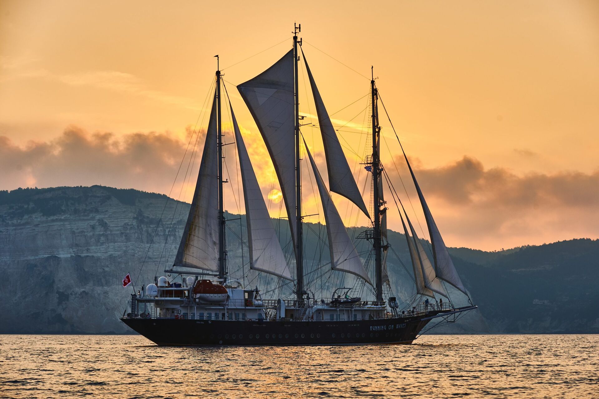 Yacht exterior image