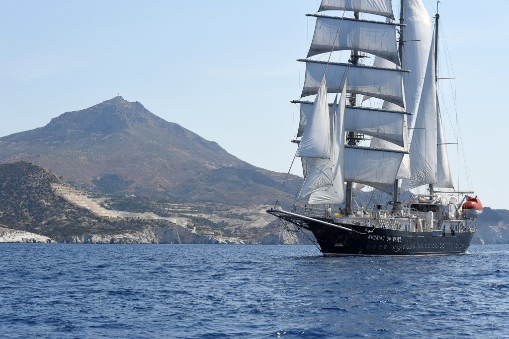 Yacht exterior image