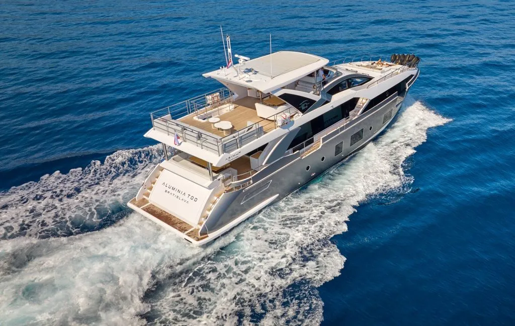 Yacht exterior image