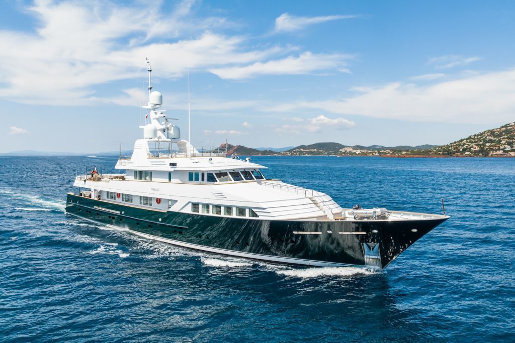 Yacht exterior image