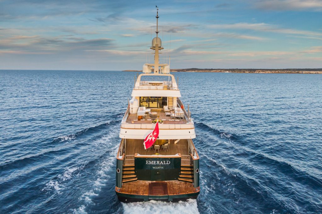 Yacht exterior image