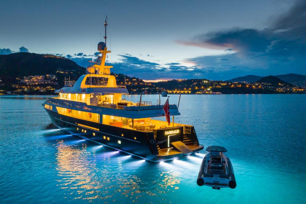 Yacht exterior image