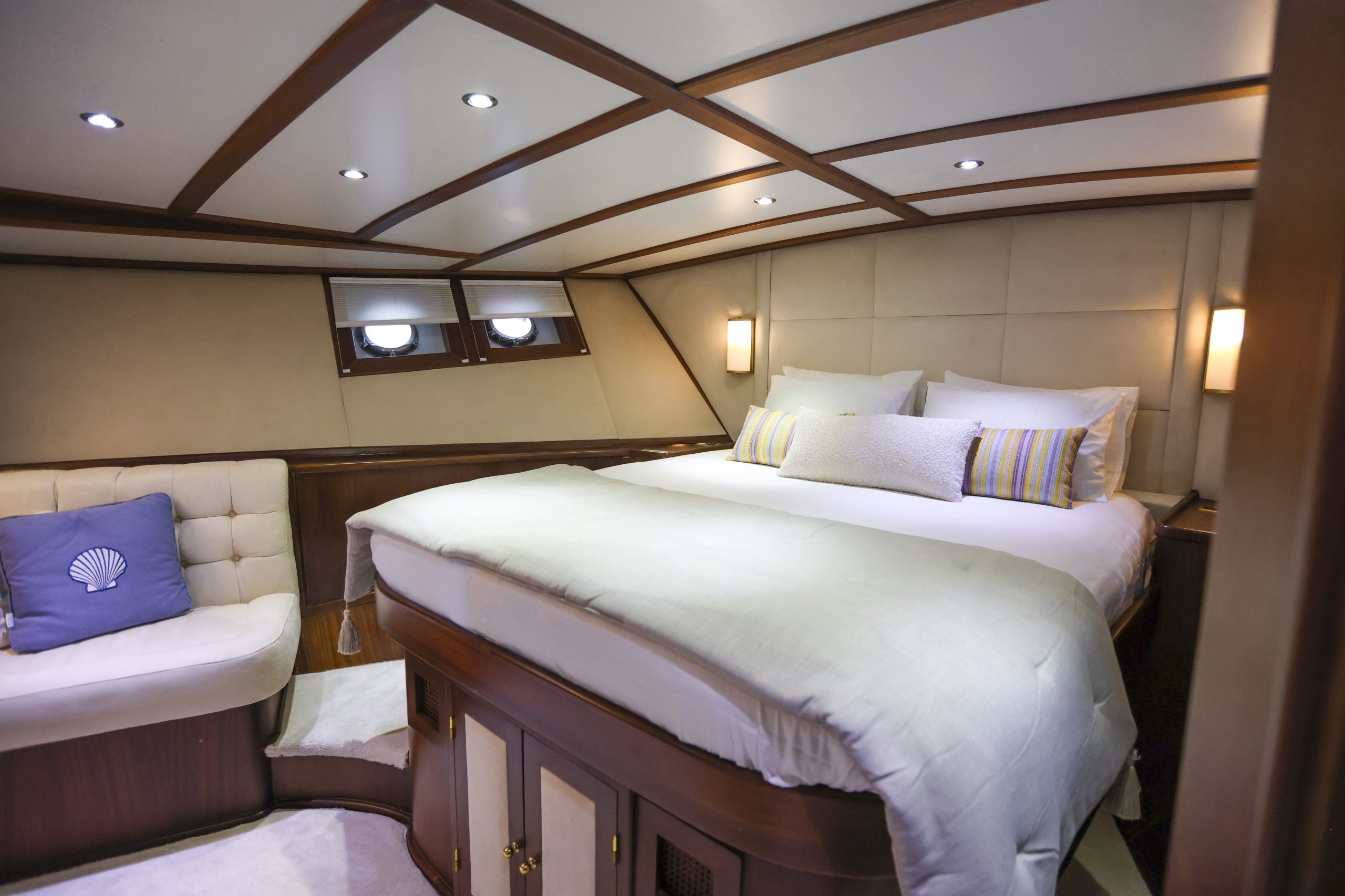 Yacht interior image