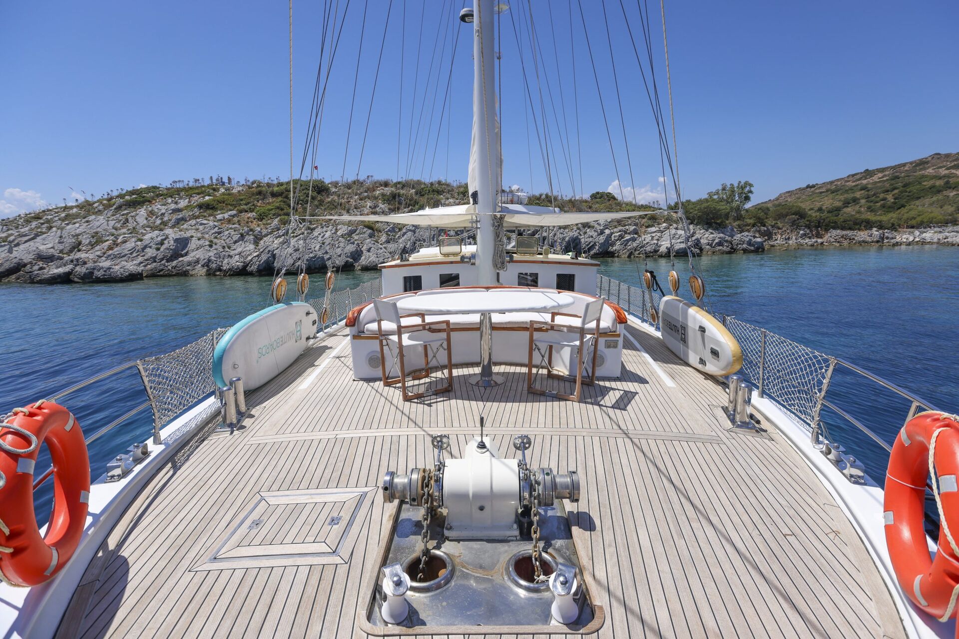 Yacht exterior image