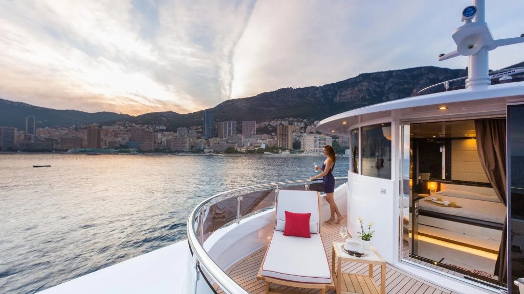 Yacht exterior image