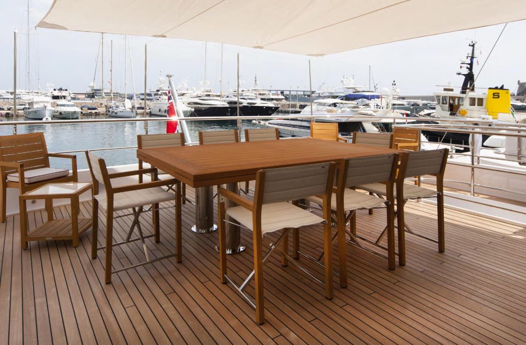 Yacht exterior image