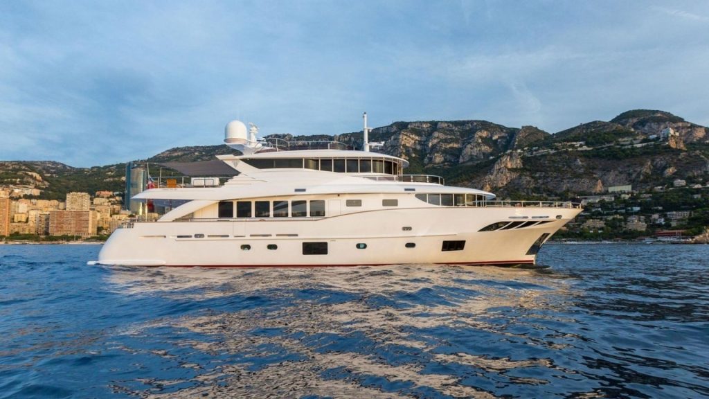 Yacht exterior image