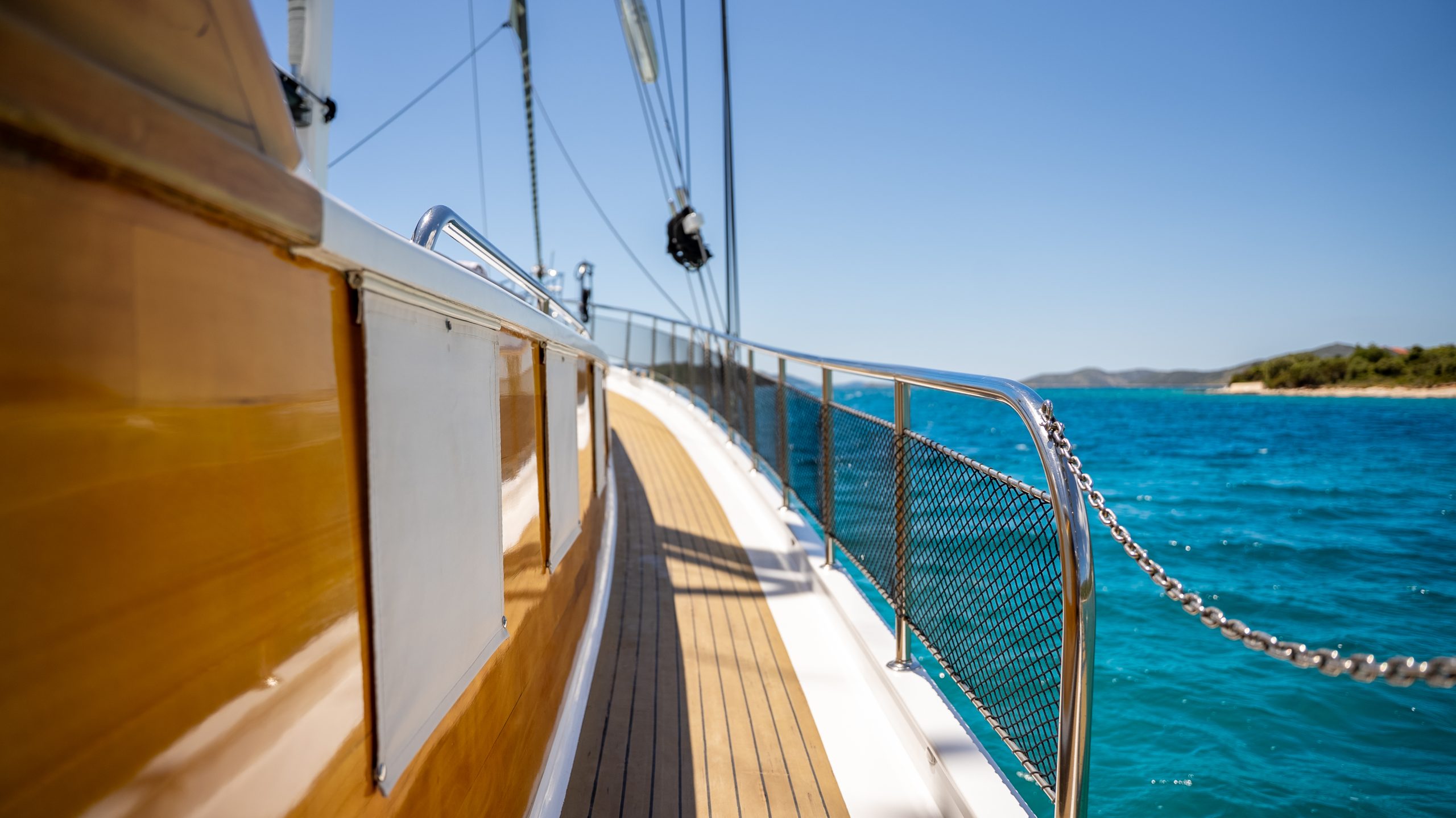 Yacht exterior image