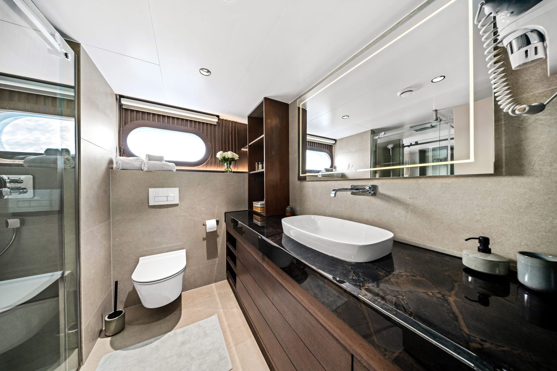 Anima Maris bathroom