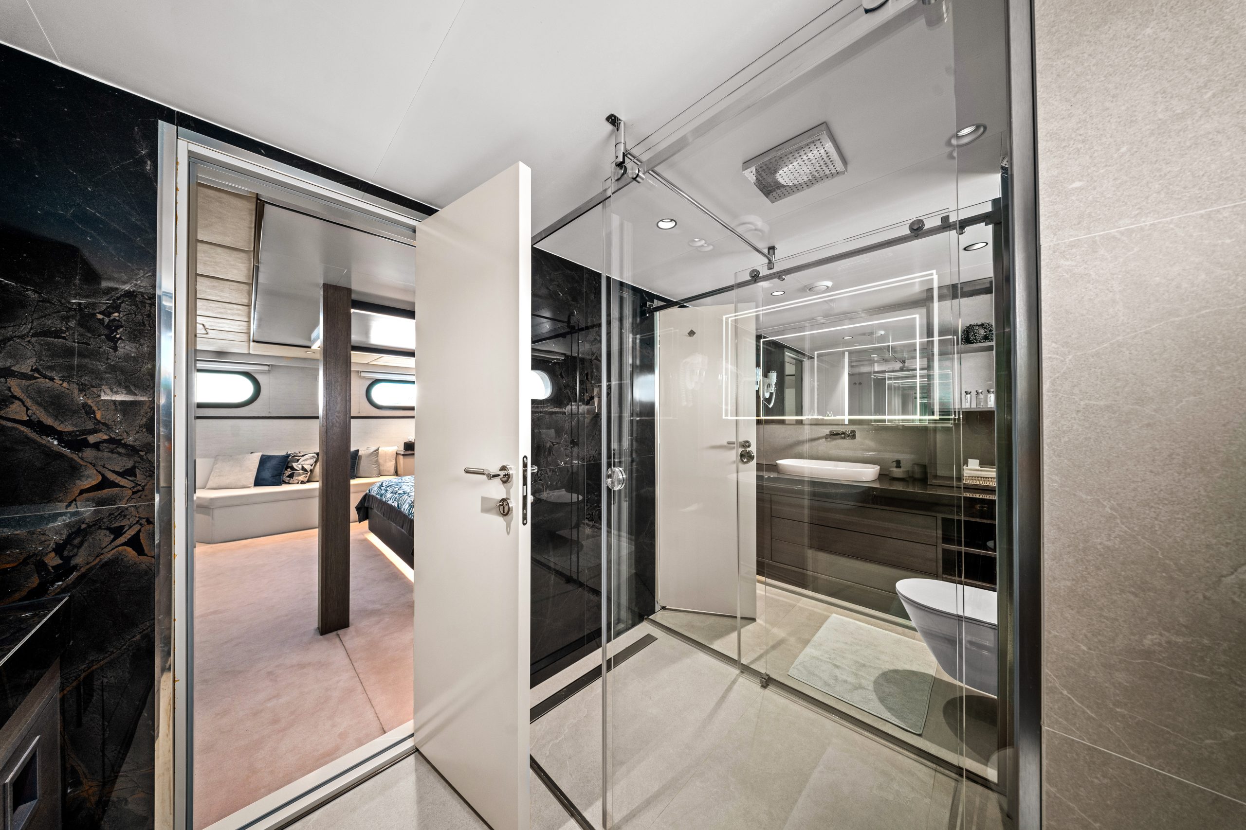 ANIMA MARIS VIP Stateroom en suite - Lower deck Bow