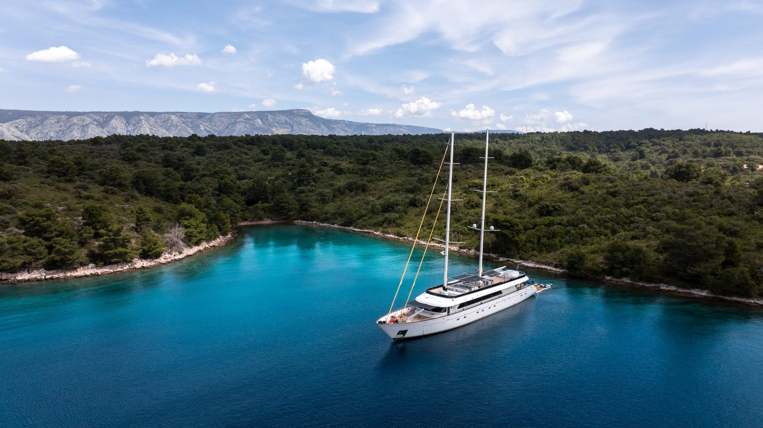 ANIMA MARIS Anchored