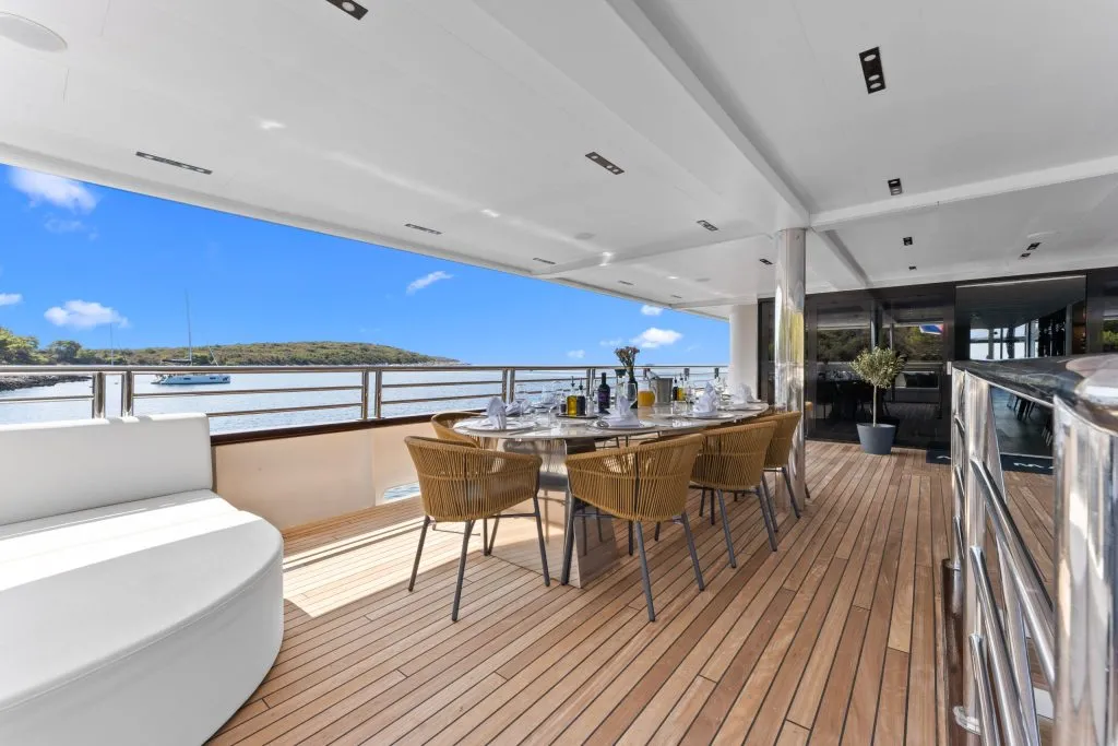 Yacht exterior image