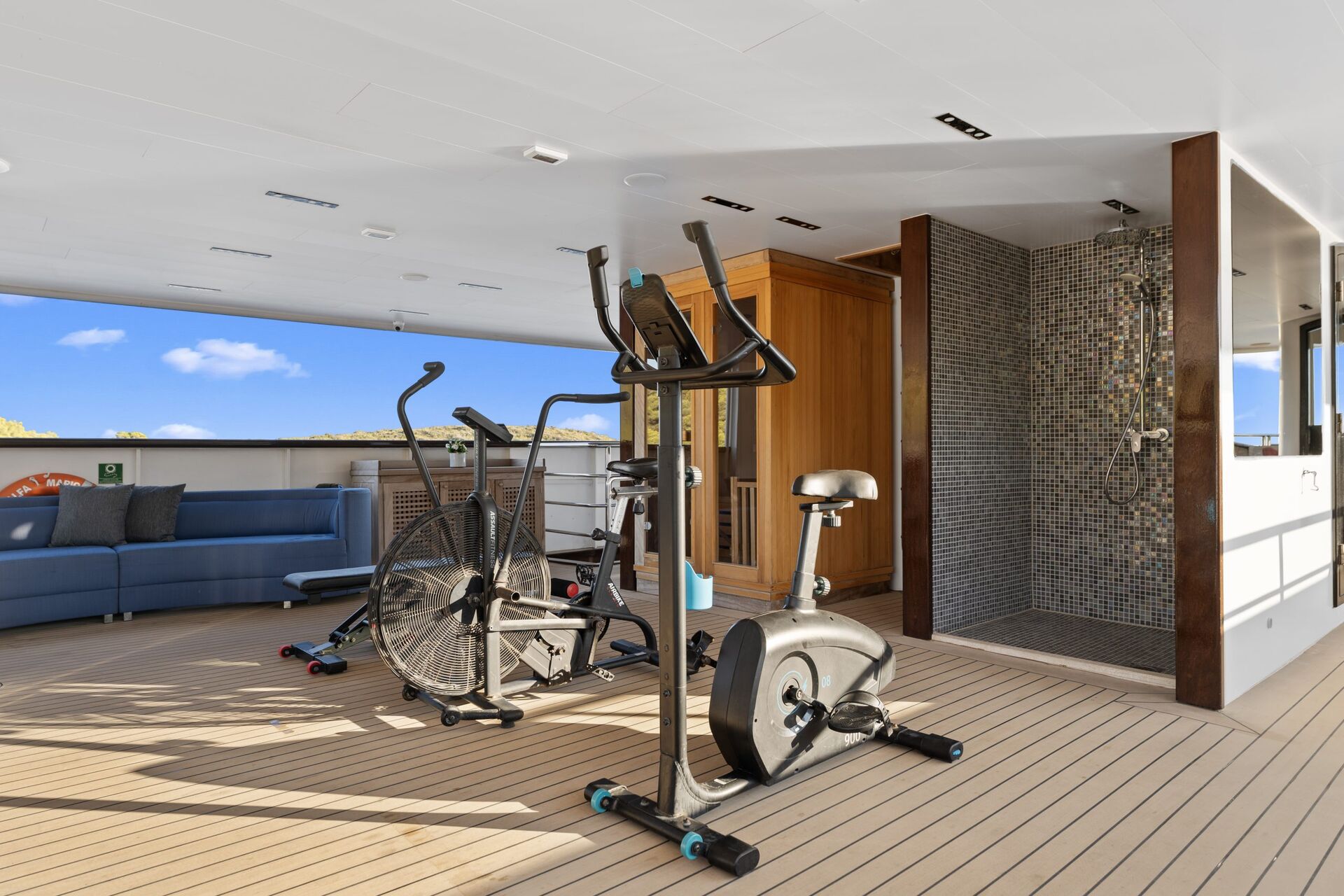 Yacht exterior image