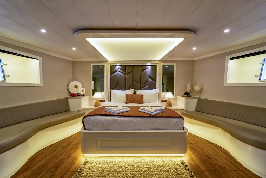 Yacht interior image