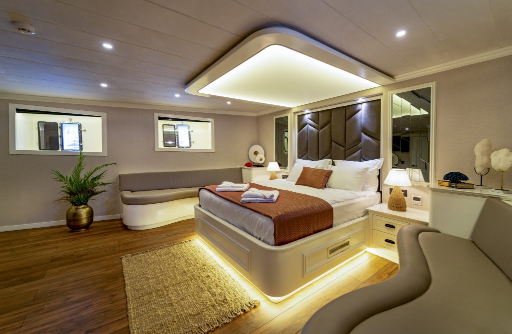 Yacht interior image