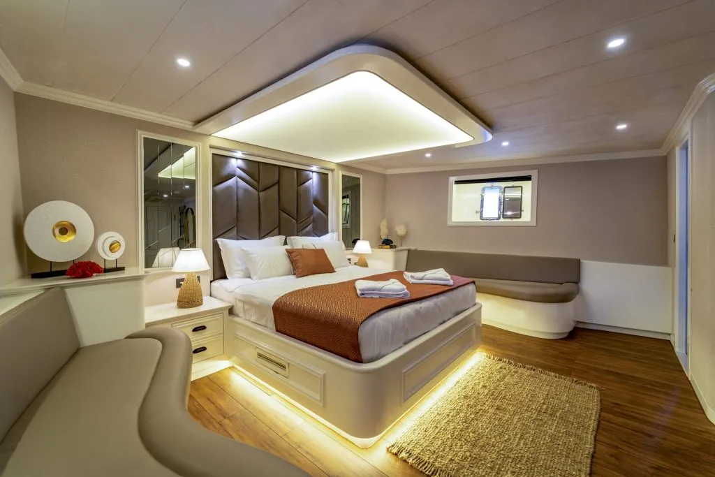 Yacht interior image