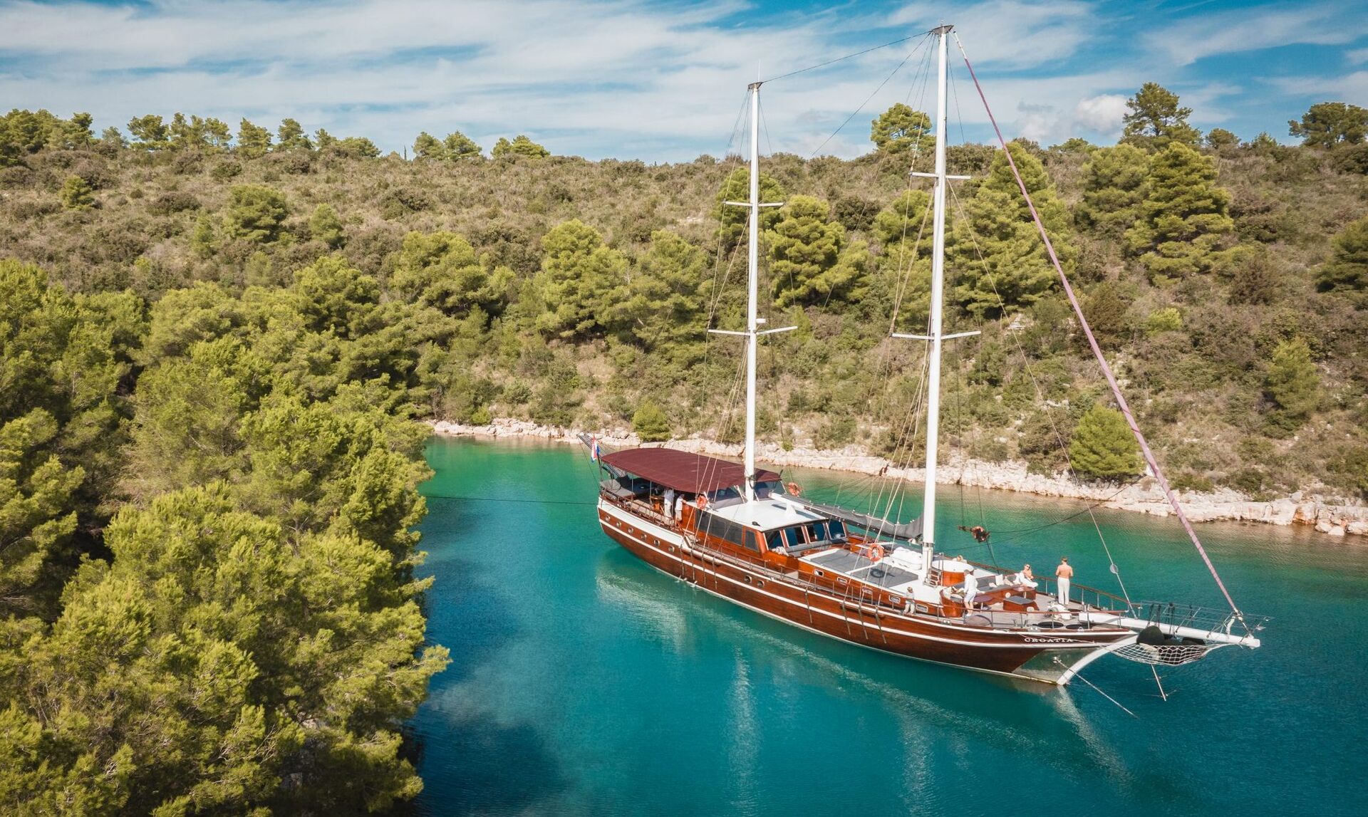 Yacht exterior image