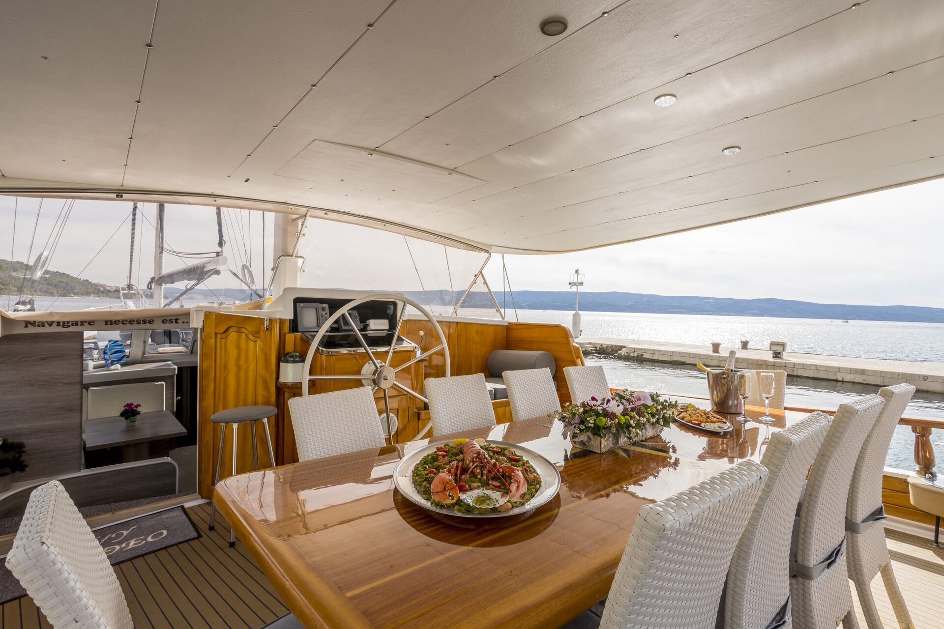 Yacht exterior image