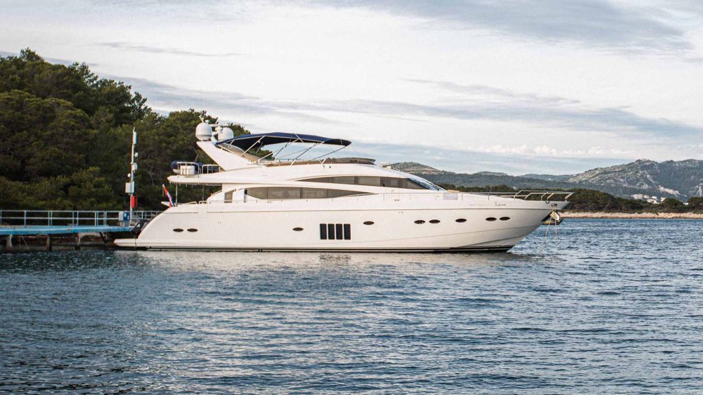 Yacht exterior image
