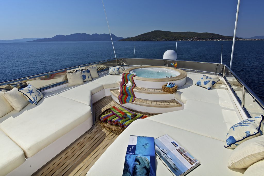 Yacht exterior image