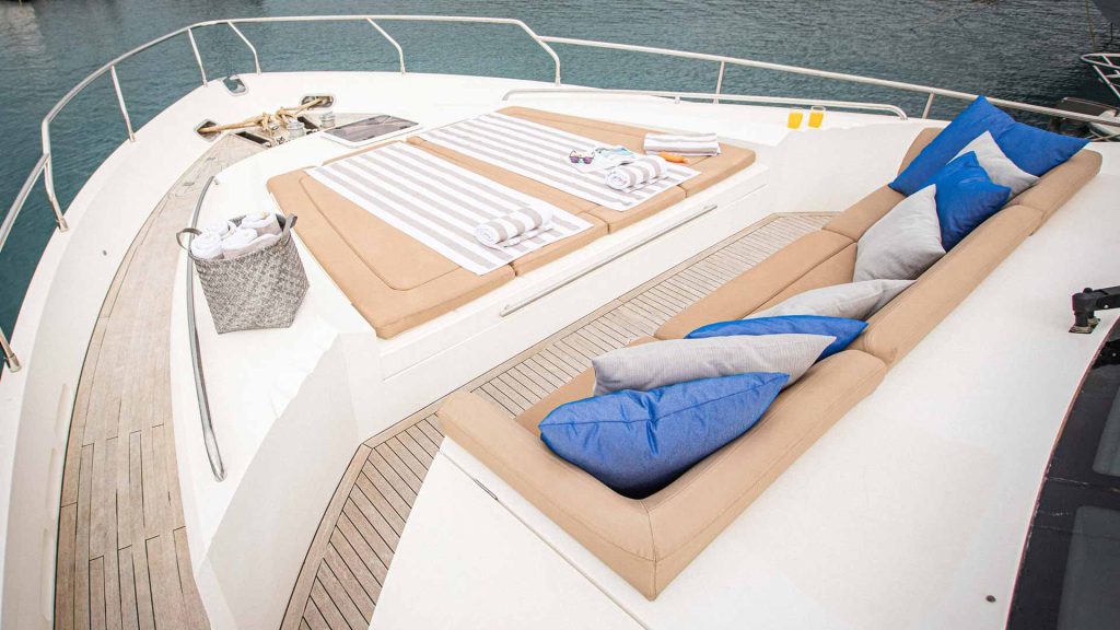 Yacht exterior image