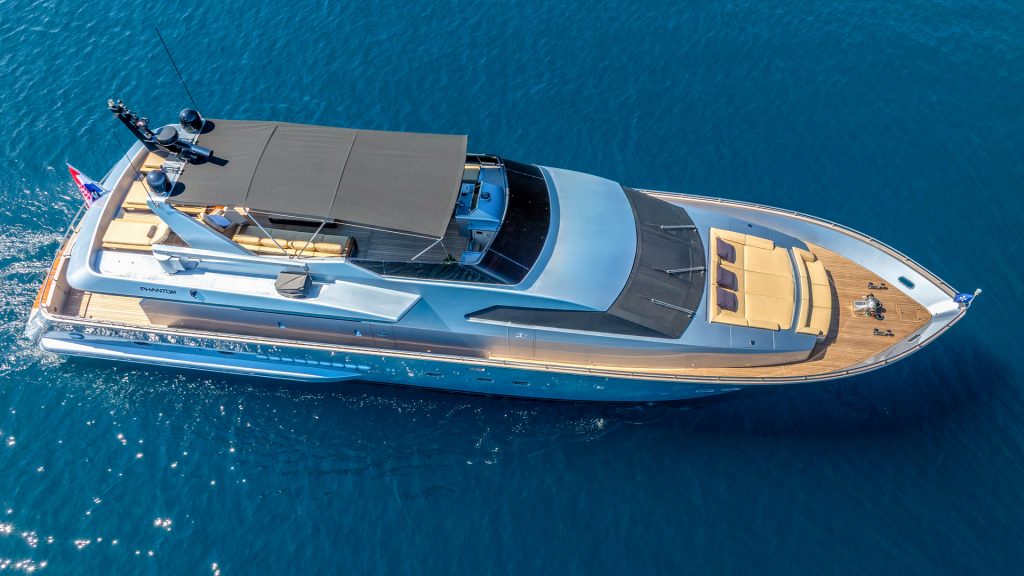 Yacht exterior image