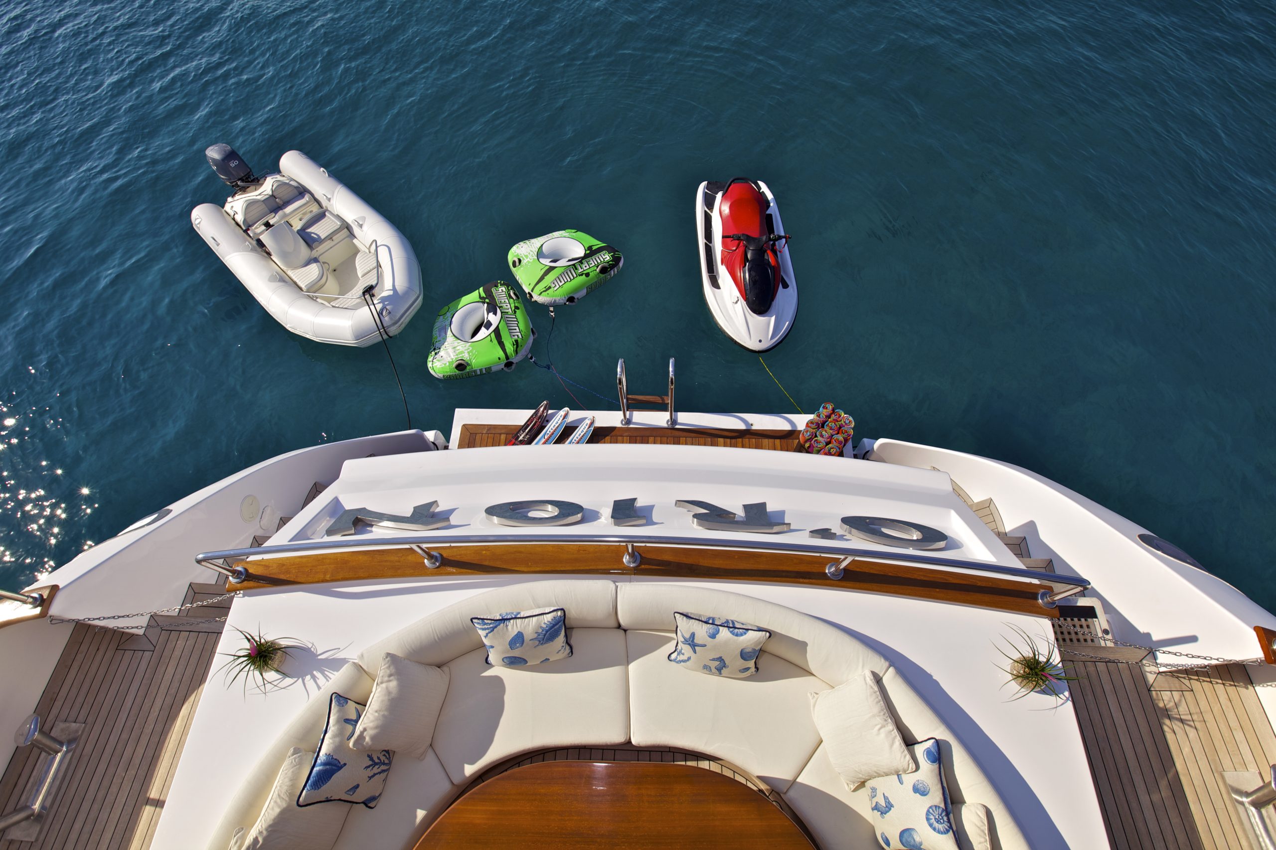 Yacht exterior image