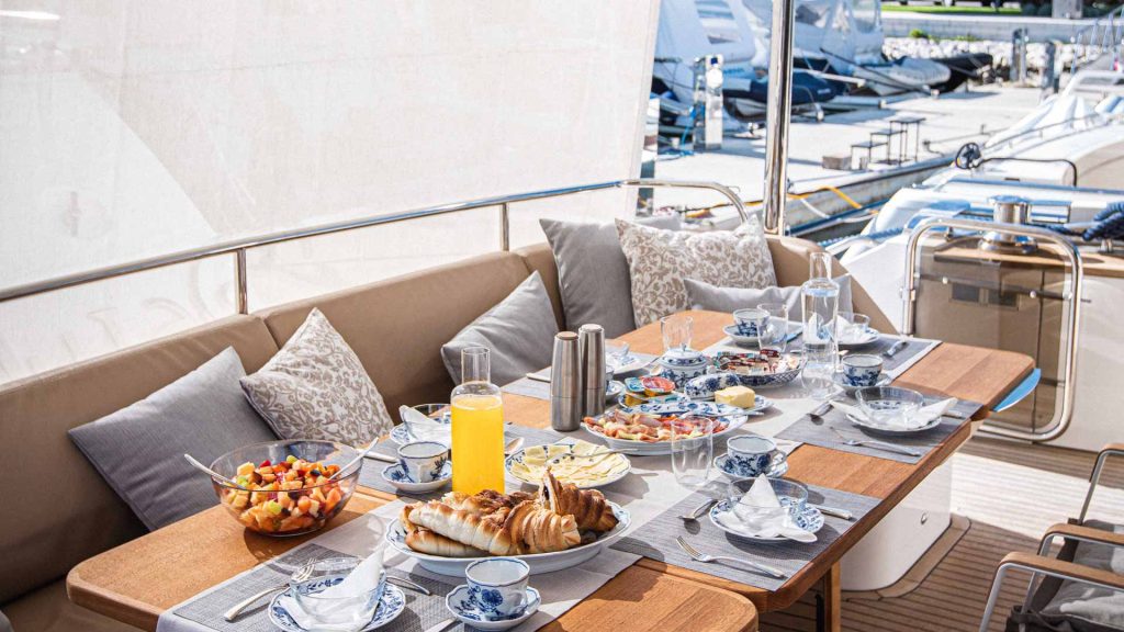 Yacht exterior image