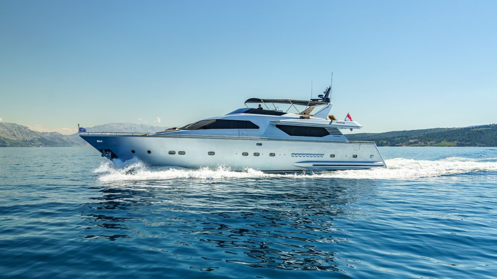 Yacht exterior image