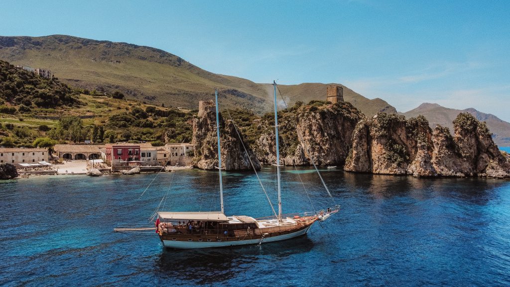 Yacht exterior image