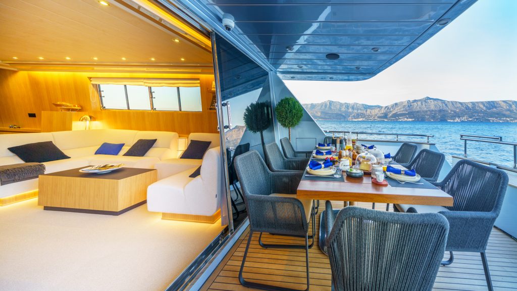 Yacht exterior image